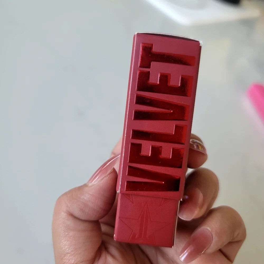 NEW JEFFREE STAR Velvet Trap Lipstick in Mouse Trap